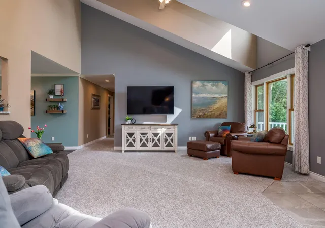 Photo 4 of Single family home for sale at 18500 510Th Ave, Lake Crystal, MN 56055 | MLS# 7129937 | Listing updated on 2026-10-05