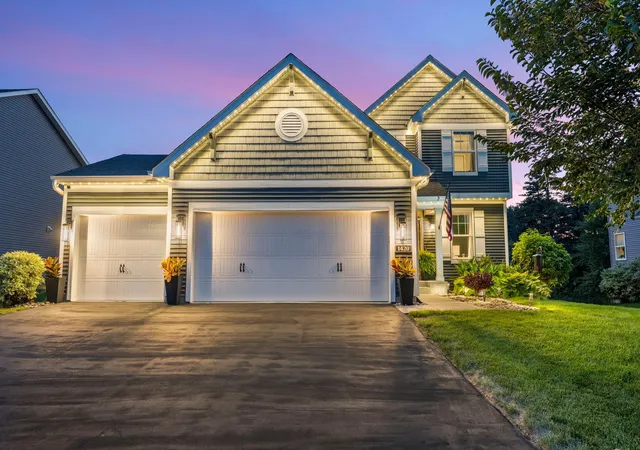 Photo 1 of Single family home for sale at 1420 Summit Ct, Stillwater, MN 55082 | MLS# 7130260 | Listing updated on 2026-09-14