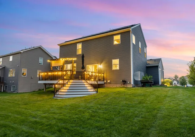 Photo 3 of Single family home for sale at 1420 Summit Ct, Stillwater, MN 55082 | MLS# 7130260 | Listing updated on 2026-09-14