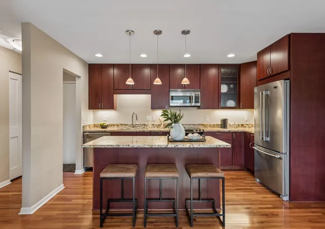Photo 3 of Sale Pending at 3150 Excelsior Blvd #401, Minneapolis, MN 55416 | MLS# 7130340 | Listing updated on 2026-10-05