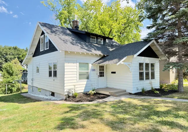 Photo 1 of Single family home for sale at 509 E Vernon Ave, Fergus Falls, MN 56537 | MLS# 7130371 | Listing updated on 2026-09-10