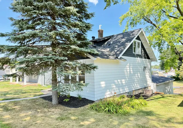 Photo 2 of Single family home for sale at 509 E Vernon Ave, Fergus Falls, MN 56537 | MLS# 7130371 | Listing updated on 2026-09-10