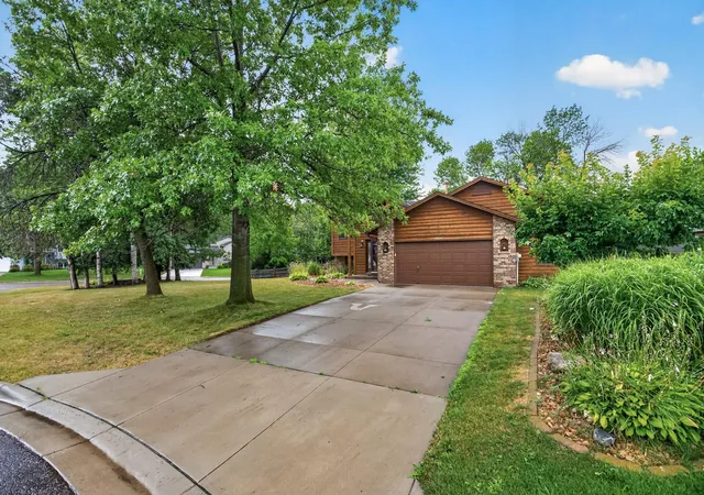 Photo 3 of Single family home for sale at 11607 Hillside Cir N, Champlin, MN 55316 | MLS# 7130435 | Listing updated on 2026-09-08