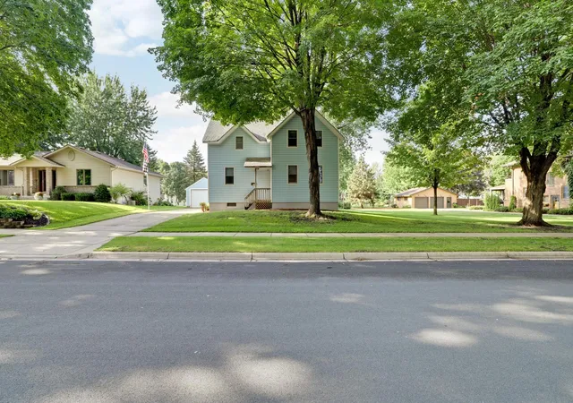 Photo 2 of Single family home for sale at 110 2nd St Sw, New Prague, MN 56071 | MLS# 7130519 | Listing updated on 2026-09-17