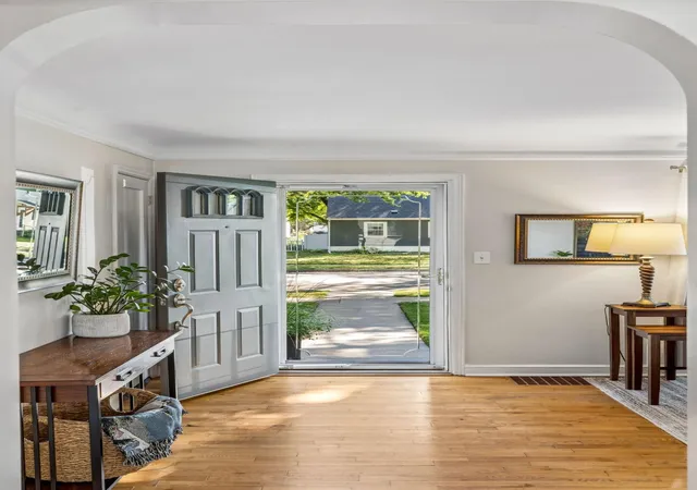 Photo 2 of Single family home for sale at 2824 Idaho Ave S, Saint Louis Park, MN 55426 | MLS# 7130705 | Listing updated on 2026-09-15