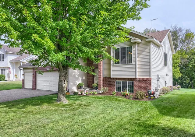 Photo 1 of Single family home for sale at 10324 Kalen Ln Ne, Hanover, MN 55341 | MLS# 7130744 | Listing updated on 2026-09-15