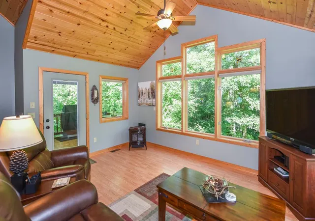 Photo 3 of Sale Pending at 31492 Green Scene Dr, Breezy Point, MN 56472 | MLS# 7130751 | Listing updated on 2026-09-11