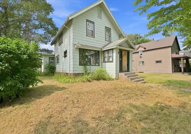 Single family home for sale at 405 N 58th Avenue W, Duluth, MN 55807 | MLS# 7130875