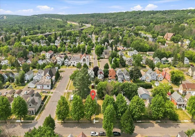 Photo 3 of Single family home for sale at 405 N 58th Avenue W, Duluth, MN 55807 | MLS# 7130875 | Listing updated on 2026-09-11