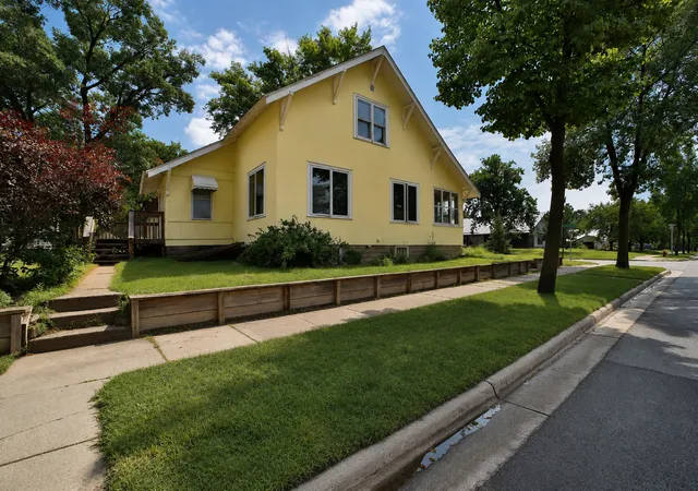 Photo 3 of Single family home for sale at 601 Summit Ave Ne, Staples, MN 56479 | MLS# 7130966 | Listing updated on 2026-09-11