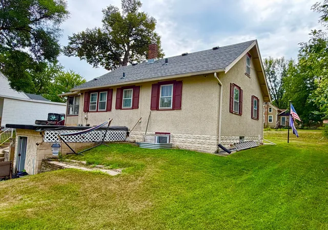 Photo 3 of Single family home for sale at 514 State St E, Cannon Falls, MN 55009 | MLS# 7131123 | Listing updated on 2026-09-20