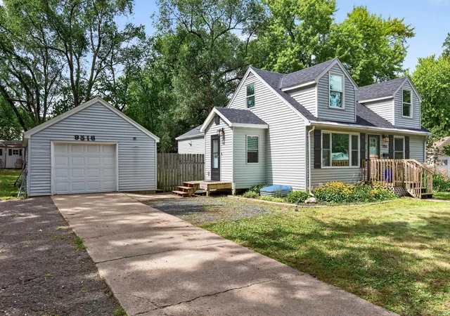 Photo 2 of Sale Pending at 9516 10th Ave S, Bloomington, MN 55420 | MLS# 7131155 | Listing updated on 2026-10-05