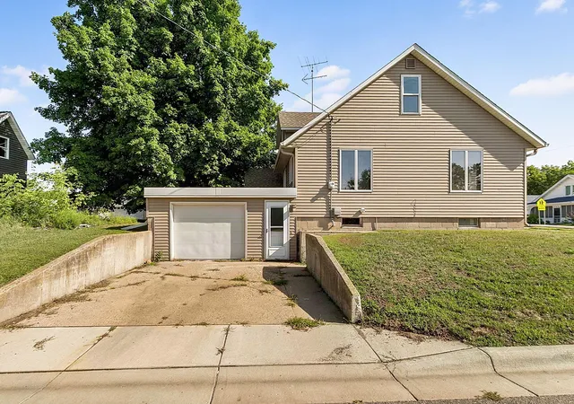 Photo 3 of Single family home for sale at 201 1St St, Albany, MN 56307 | MLS# 7131242 | Listing updated on 2026-09-29
