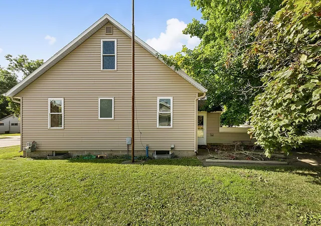 Photo 4 of Single family home for sale at 201 1St St, Albany, MN 56307 | MLS# 7131242 | Listing updated on 2026-09-29