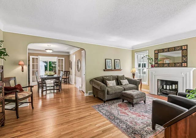 Photo 3 of Sale Pending at 2721 Kipling Ave S, Minneapolis, MN 55416 | MLS# 7131265 | Listing updated on 2026-10-01