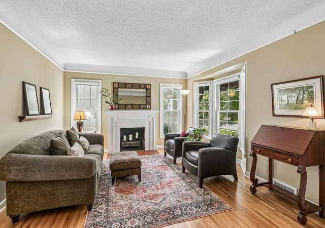 Photo 4 of Sale Pending at 2721 Kipling Ave S, Minneapolis, MN 55416 | MLS# 7131265 | Listing updated on 2026-10-01