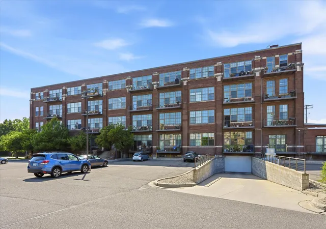 Photo 3 of Sale Pending at 1901 E Hennepin Ave #202, Minneapolis, MN 55413 | MLS# 7131291 | Listing updated on 2026-09-11