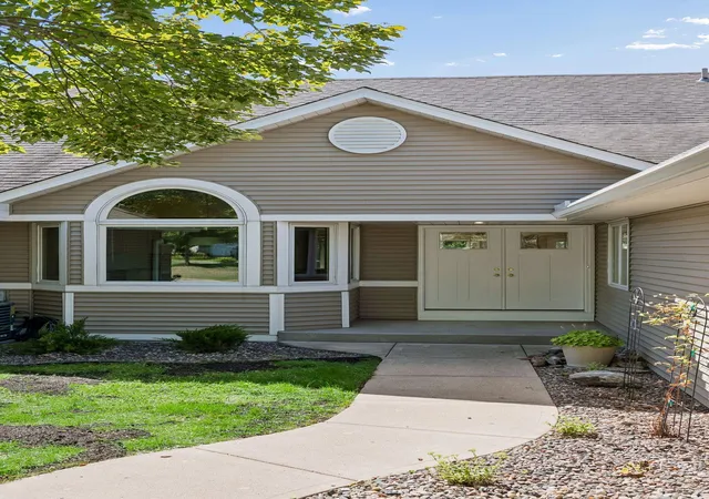 Photo 2 of Single family home for sale at 7063 Oak Pointe Curv, Minneapolis, MN 55438 | MLS# 7131454 | Listing updated on 2026-09-11