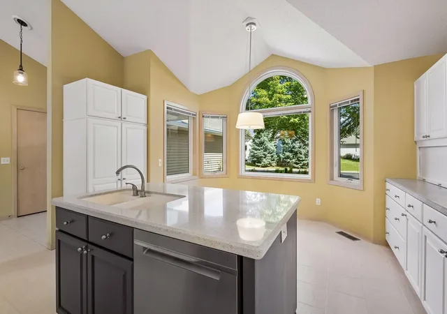 Photo 4 of Single family home for sale at 7063 Oak Pointe Curv, Minneapolis, MN 55438 | MLS# 7131454 | Listing updated on 2026-09-11