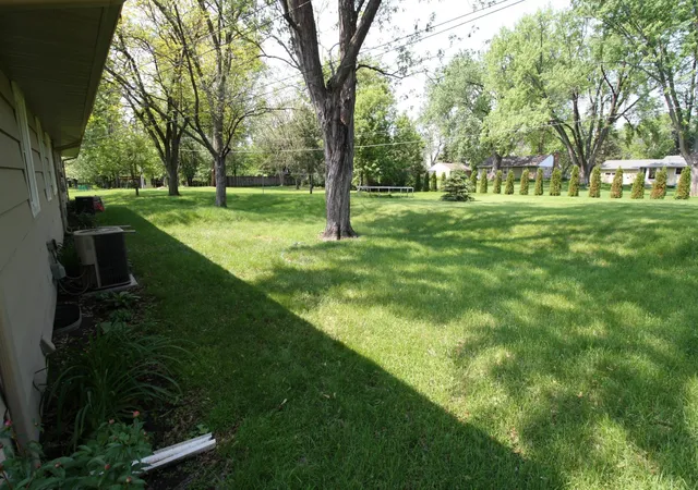 Photo 4 of House for sale at 9522 Pleasant Ave S, Bloomington, MN 55420 | MLS# 7131567 | Listing updated on 2026-09-22