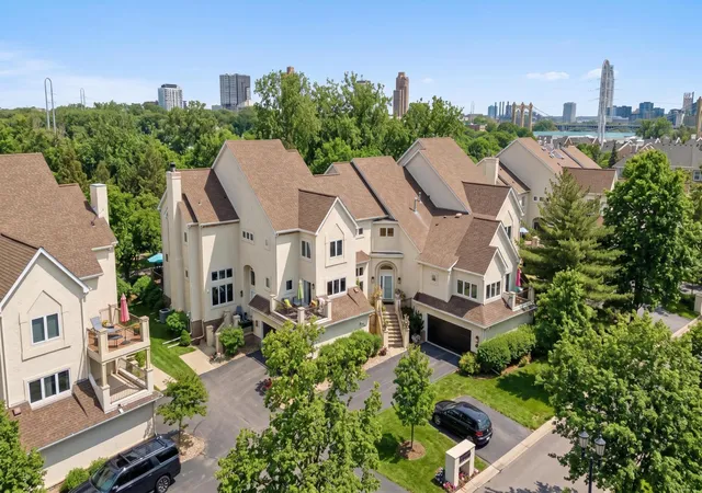 Photo 3 of Single family home for sale at 406 River St, Minneapolis, MN 55401 | MLS# 7131594 | Listing updated on 2026-09-12