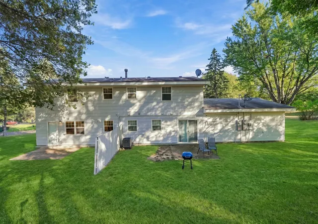 Photo 3 of House for sale at 6980 Alpine Trl, Eden Prairie, MN 55346 | MLS# 7131778 | Listing updated on 2026-09-14