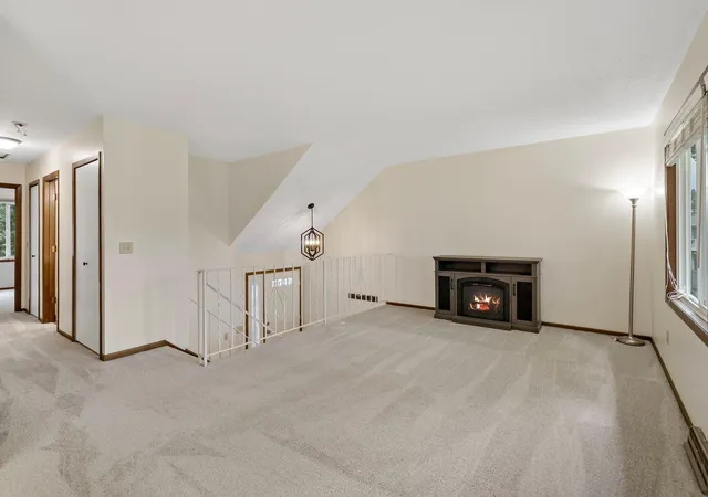 Photo 3 of Single family home for sale at 582 Clover Leaf Pkwy Ne, Blaine, MN 55434 | MLS# 7131784 | Listing updated on 2026-09-14