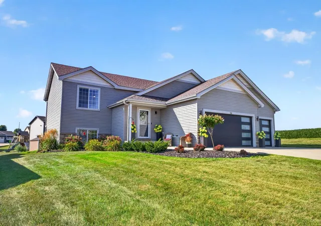 Photo 2 of Single family home for sale at 336 Interior Dr, Pine Island, MN 55963 | MLS# 7131805 | Listing updated on 2026-09-11