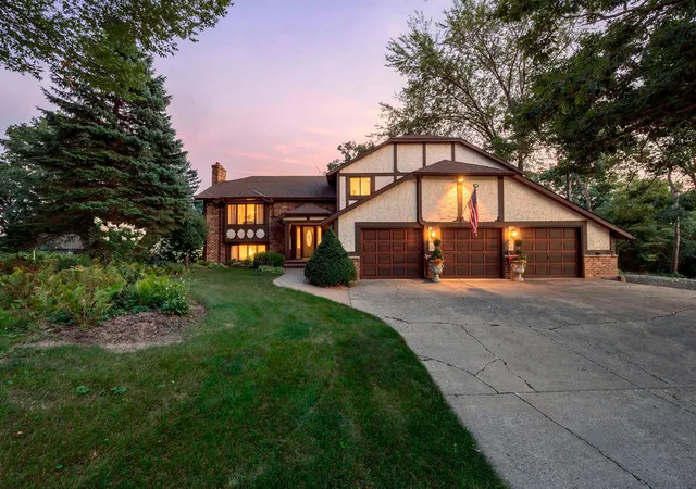 Photo 1 of Single family home for sale at 2415 Lisbon Ave N, Lake Elmo, MN 55042 | MLS# 7131829 | Listing updated on 2026-09-28