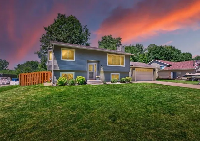 Photo 1 of Single family home for sale at 4251 Elizabeth Ln, Vadnais Heights, MN 55127 | MLS# 7131848 | Listing updated on 2026-09-12