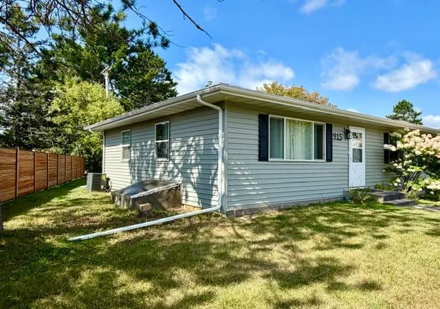 Photo 4 of Single family home for sale at 915 NE 7th Avenue, Grand Rapids, MN 55744 | MLS# 7131887 | Listing updated on 2026-09-14