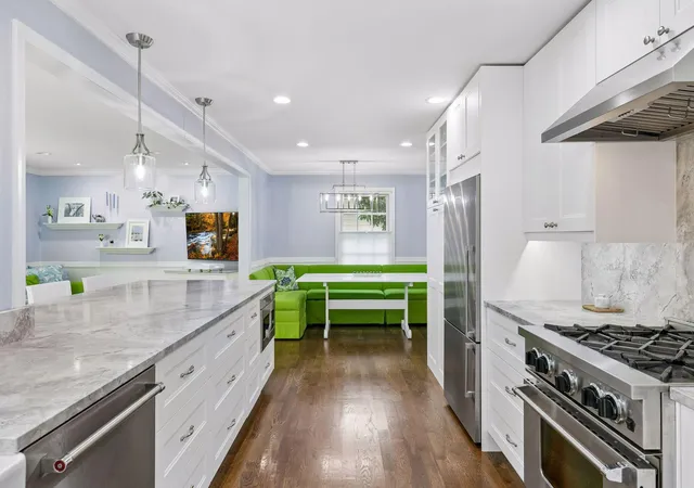 Photo 3 of Sale Pending at 5016 Oxford Ave, Edina, MN 55436 | MLS# 7131895 | Listing updated on 2026-09-21