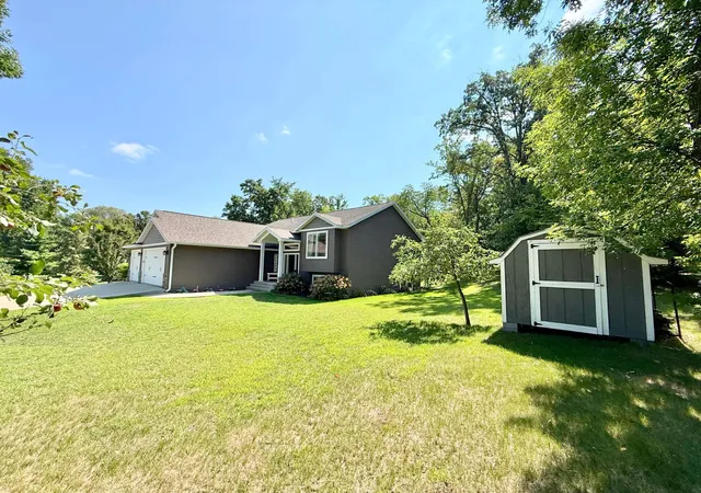 Photo 3 of Single family home for sale at 863 Whitetail Ln, Detroit Lakes, MN 56501 | MLS# 7131981 | Listing updated on 2026-09-15
