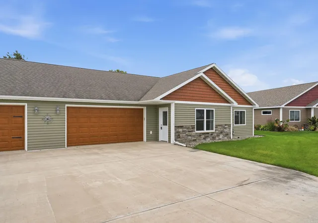 Photo 3 of Single family home for sale at 357 Old Glory Dr Ne, Alexandria, MN 56308 | MLS# 7132011 | Listing updated on 2026-09-30