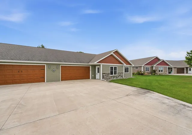 Photo 3 of Single family home for sale at 357 Old Glory Dr Ne, Alexandria, MN 56308 | MLS# 7132011 | Listing updated on 2026-09-30