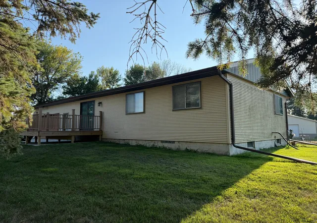 Photo 2 of Single family home for sale at 27661 Town Ave, Worthington, MN 56187 | MLS# 7132077 | Listing updated on 2026-09-14