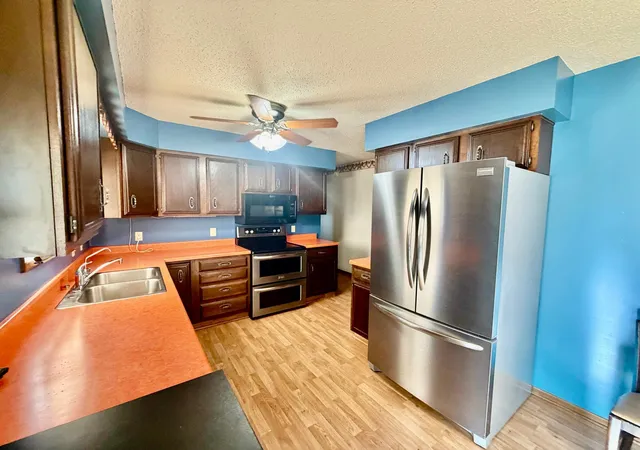 Photo 4 of Single family home for sale at 27661 Town Ave, Worthington, MN 56187 | MLS# 7132077 | Listing updated on 2026-09-14
