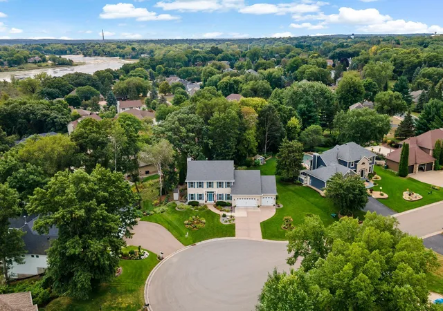 Photo 3 of Single family home for sale at 1215 Thorene Pl, Stillwater, MN 55082 | MLS# 7132110 | Listing updated on 2026-09-22