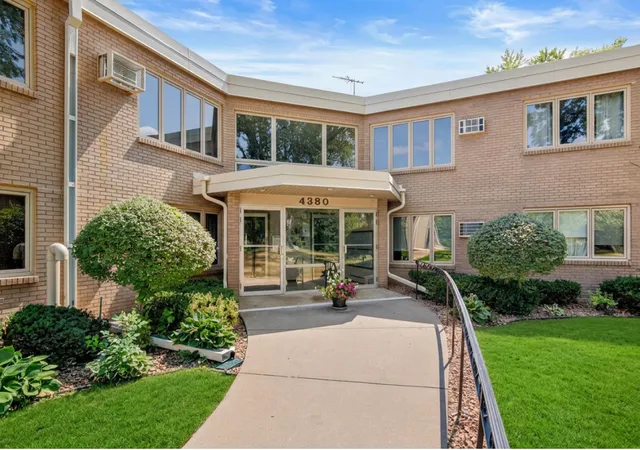 Condo for sale at 4380 Brookside Ct #213, Edina, MN 55436 | MLS# 7132133