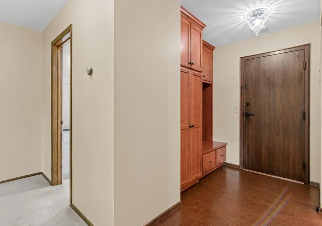 Photo 2 of Condo for sale at 4380 Brookside Ct #213, Edina, MN 55436 | MLS# 7132133 | Listing updated on 2026-09-11