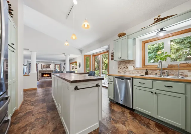 Photo 3 of Single family home for sale at 5604 Lone Oak Dr, Savage, MN 55378 | MLS# 7132159 | Listing updated on 2026-09-11
