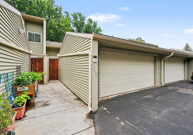 Photo 1 of Single family home for sale at 12481 Drake St Nw, Coon Rapids, MN 55448 | MLS# 7132185 | Listing updated on 2026-09-15