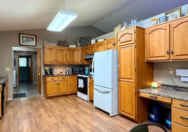 Photo 4 of Sale Pending at 506 Jackson St E, Parkers Prairie, MN 56361 | MLS# 7132243 | Listing updated on 2026-10-08