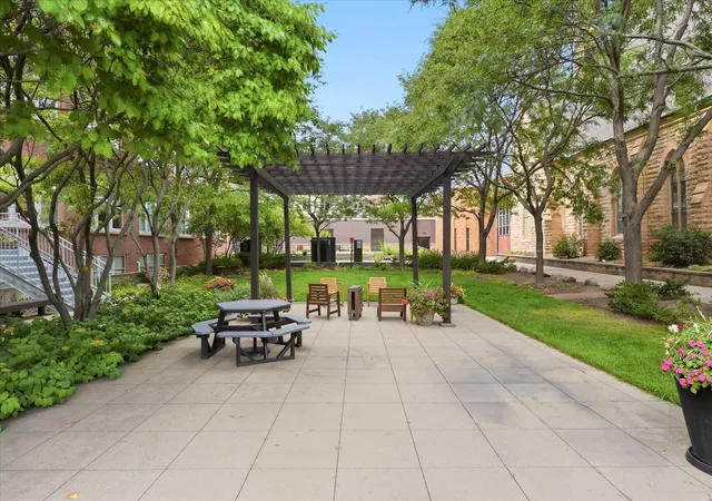 Photo 4 of Sale Pending at 225 9th Street E #201, Saint Paul, MN 55101 | MLS# 7132301 | Listing updated on 2026-09-15