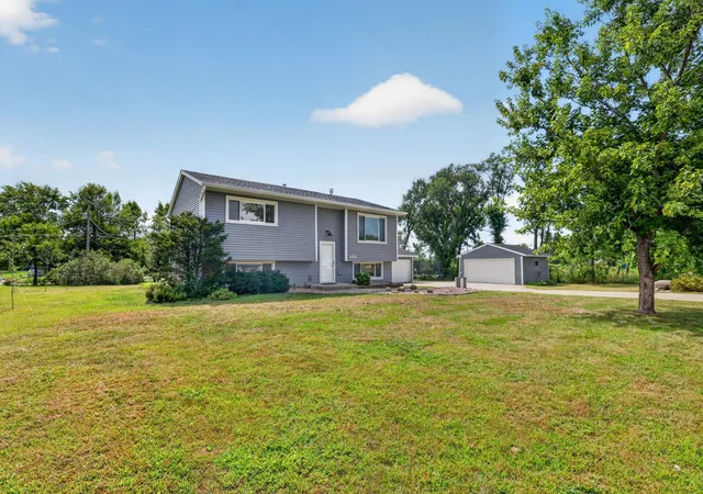 Photo 3 of Single family home for sale at 4466 Maple St Se, Rochester, MN 55904 | MLS# 7132321 | Listing updated on 2026-09-21