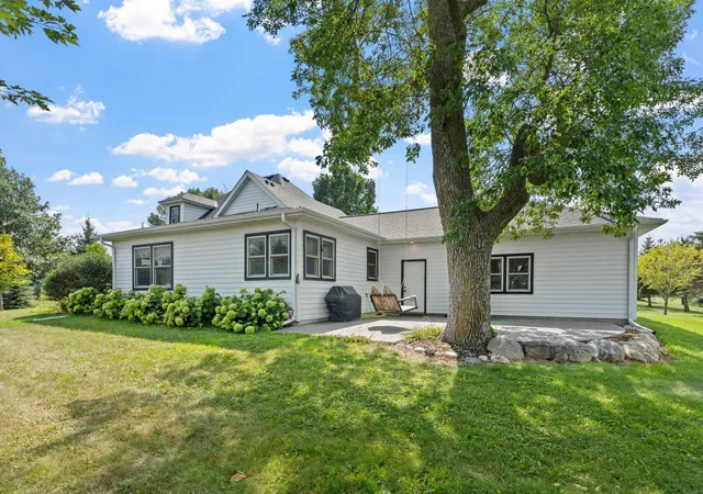 Photo 4 of Sale Pending at 9431 County Road 13 Se, Delano, MN 55328 | MLS# 7132364 | Listing updated on 2026-09-15