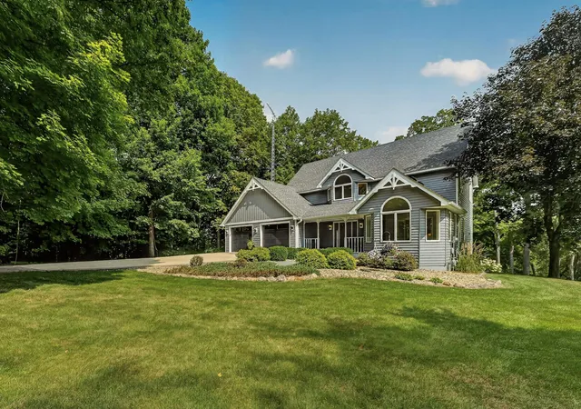 Photo 2 of Single family home for sale at 25797 611th St, Mantorville, MN 55955 | MLS# 7132504 | Listing updated on 2026-09-08