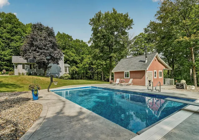 Photo 3 of Single family home for sale at 25797 611th St, Mantorville, MN 55955 | MLS# 7132504 | Listing updated on 2026-09-08