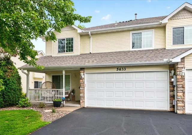 Photo 2 of Sale Pending at 5633 138th St N, Hugo, MN 55038 | MLS# 7132528 | Listing updated on 2026-09-10