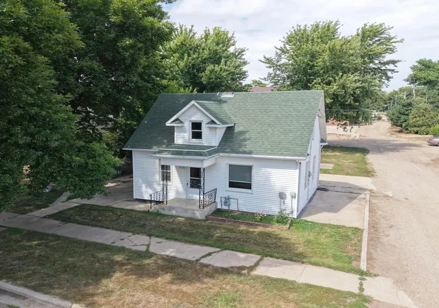 Photo 1 of Single family home for sale at 838 7th St, Westbrook, MN 56183 | MLS# 7132614 | Listing updated on 2026-09-09